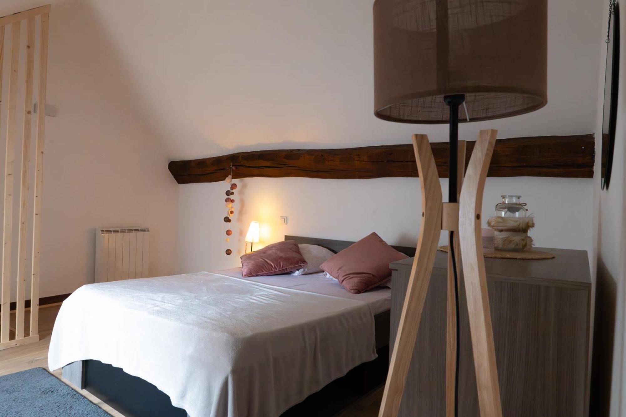 Appartement Au Centre Ville Historique Le Vieux Langres Luaran gambar